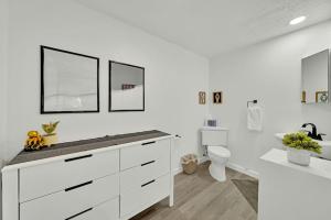 HUGE Modern Family Home- Modern, Fully Stocked, Weekly Savings