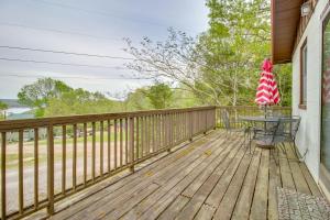 Cozy Elizabeth Studio with Deck Near Norfork Lake!