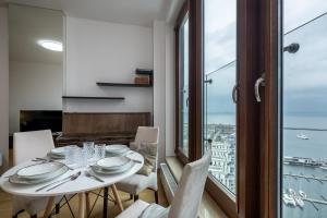 Seatowers Sailor Apart