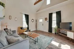 Springfield Home Less Than half Mi to Commercial Street! - Willard