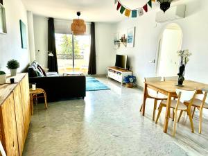 Bright apartment 300m from the beach