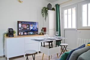 Constance - Heritage Suite Saint-Germain Courtyard Hideaway