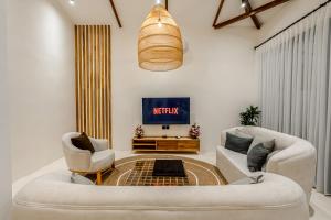 Berapi Villa by EVDEkimi - Modern Ubud Villa with Private Pool & Modern Kitchen - New Years Offer