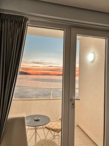Deluxe Double Room with Balcony and Sea View room in Mini Hotel & Maxi Room
