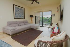 3BR Penthouse with Private Rooftop and Jacuzzi and Beach club access
