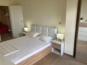 golden sands flat 147