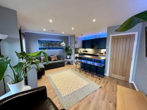 Sunshine on Leith. The River View Apartment!