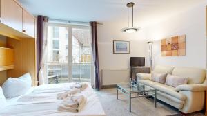 strandnahe FeWo mit Schwimmbad im Haus, a cappella 15, Binz