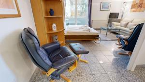 strandnahe FeWo mit Schwimmbad im Haus, a cappella 15, Binz