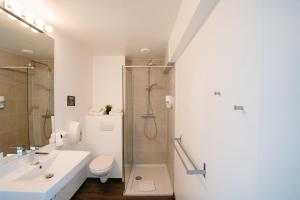 Standard Twin Room room in Hotel Ambassadeur