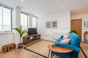 Stylish Spacious Apartment in Central Windsor - 温莎