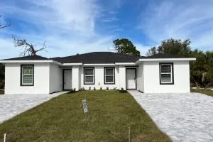 Hermosa Casa en Englewood - El Jobean