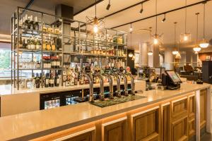 Holiday Inn Edinburgh Zoo by IHG