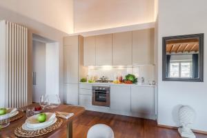 De Nobili Penthouse Apartment with Elevator in Lucca