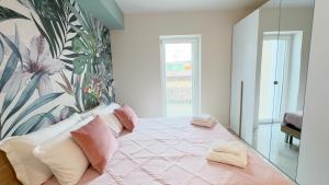 Fairmont Seafront Flamingo Suite by Ca-Sa Check