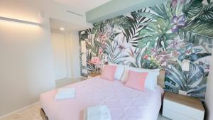 Fairmont Seafront Flamingo Suite by Ca-Sa Check
