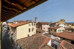De Nobili Penthouse Apartment with Elevator in Lucca img34