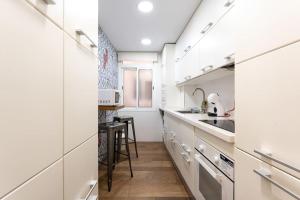 Super central Malaga Flat with Terrace and Free Parking