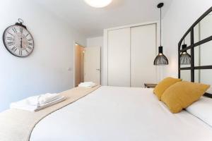 Super central Malaga Flat with Terrace and Free Parking