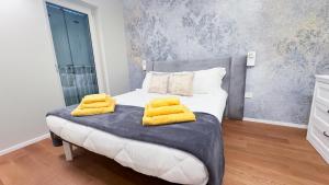 Fairmont Seafront Venice Suite by Ca-Sa Check