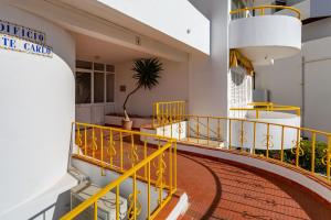 Typical T2 in Albufeira w Balcony by LovelyStay