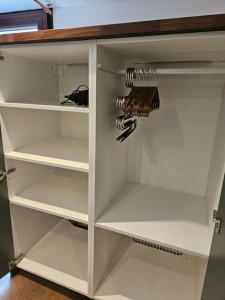 Treetops Lodge, private parking & garden