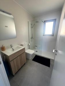 Precioso, luminoso y maravilloso apartamento con piscina junto al mar y la playa en Vera