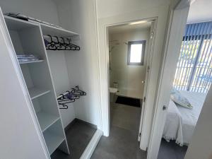 Precioso, luminoso y maravilloso apartamento con piscina junto al mar y la playa en Vera
