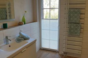 Viel Harmonie - Moderne Ferienwohnung nahe Steinhude mit Terrasse