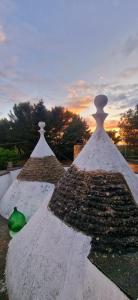 Villa Elisa trulliandmore - pool and tennis court