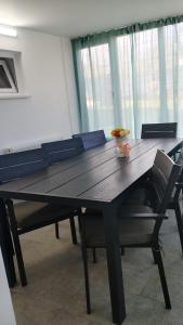 Vila de pe Lac Amara