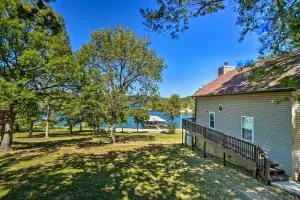 Lakeside Reeds Spring Home with Pool Access and Deck! - Shell Knob
