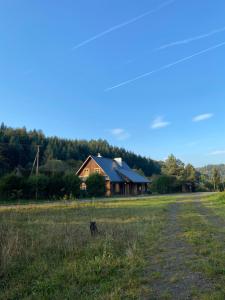 Nad Mikowym Potokiem - wydzielona część drewnianego domu z osobnym wejściem i ogrodem