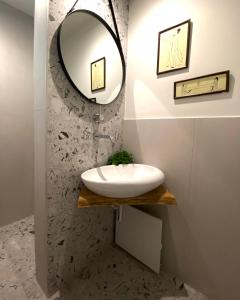 Este Apart Historical Center