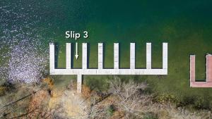 Magnolia - Lakefront, dog friendly, dock slip, hot tub