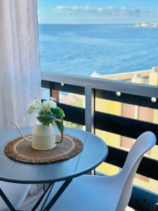 Candelaria vistas al mar