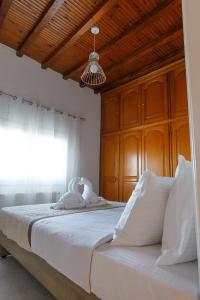 Leonardos Home Cycladic cottage