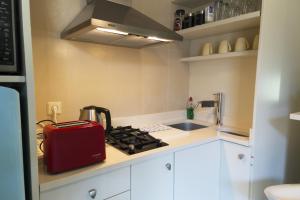 Rosedene Lodge -solar,aircon with pool and garden