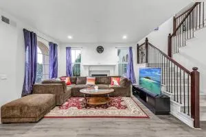 Spacious 5 BD Retreat between Disneyland and Universal - بالدوين بارك