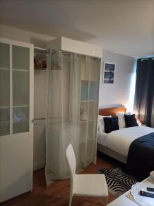 Sejours chez l'habitant 4 Chambres television -Jean Mace : photos des chambres