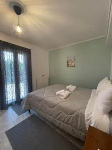 Flo's Apartments - Galatás