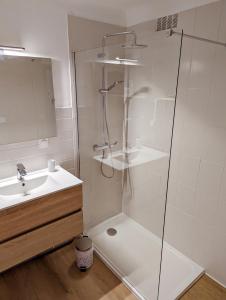 Appartements Le Panoramique - T2 46m² - Proche centre-ville et gare : photos des chambres
