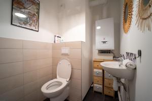 Appartements La Champanaise - 2 bedroom apartment 300m from Lake Annecy : Appartement