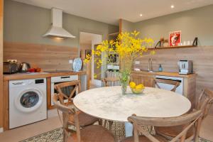 Appartements location de vacances Olivier jardin privatif et piscine chauffee partagee : photos des chambres