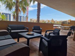 EspaƱa - PUNTA PRIMA Torrevieja Orihuela Costa - large apartment for 6-people 85m2 and terrace 40m2 central air conditioning Wi-Fi living room kitchen 2 bedrooms 2 bathrooms 3 swimming pools parking security to the sea 160m only 40 min to the airpor