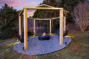 Chic Boho Retreat: Movie Theater, Hot Tub, Game Room - Juno