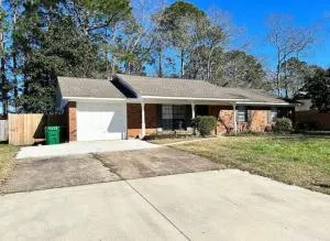 Cozy Ocean Springs Get-away - Latimer