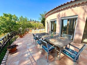 Villas VILLA ENTIERE PORT et PLAGE BANDOL : photos des chambres