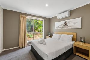 Sapphire Beach Poolside Retreat