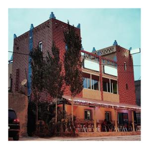 Auberge Cascade Imilchil